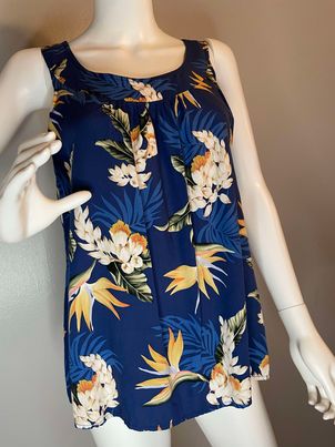 Sandwich Isle Sleeveless Blue Floral Print Top~Women’s Large 12/14