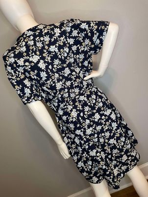 Time and True Blue Floral Shirt Dress~Women’s Size Medium 8/10