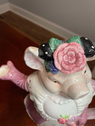 Vintage Glossy Pig Teapot with Lid