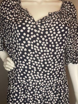 Beach Launch Lounge Blue Poppy Floral Shirt~Women’s Medium 8/10