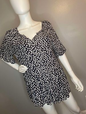 Beach Launch Lounge Blue Poppy Floral Shirt~Women’s Medium 8/10
