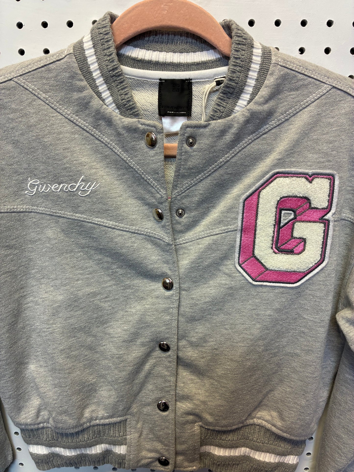 Givenchy Kids logo-patch bomber jacket in a light grey cotton blend with a pink 'G' patch Size 8/10