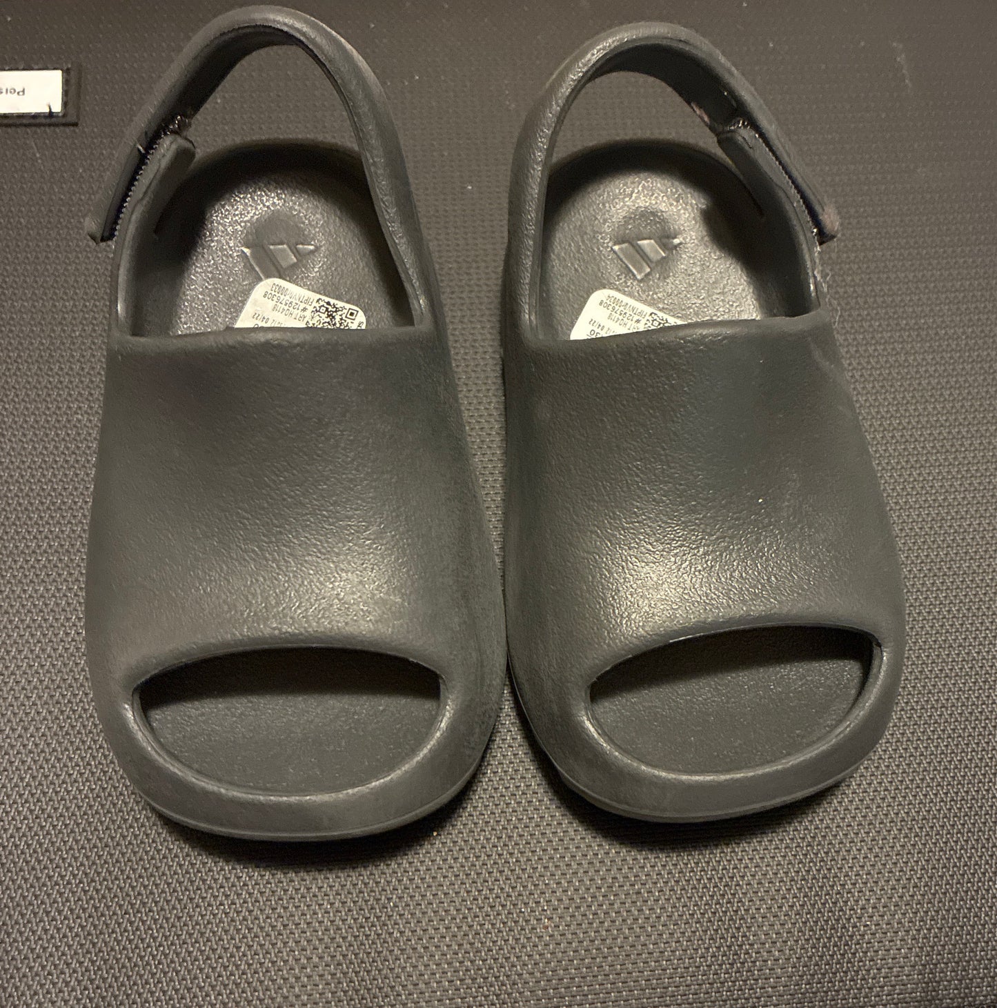 Adidas Yeezy Slide Onyx Toddler Size 6