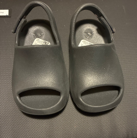 Adidas Yeezy Slide Onyx Toddler Size 6