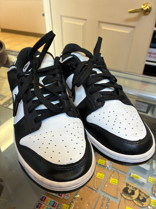 Nike Dunk Low Retro "Panda" sneakers Size 11 Women