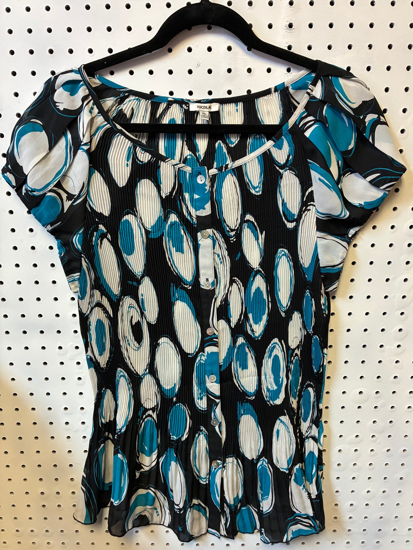 NICOLA Crinkle Button-up Top in Black, White, and Aqua with a Retro Circle Print- Size XL