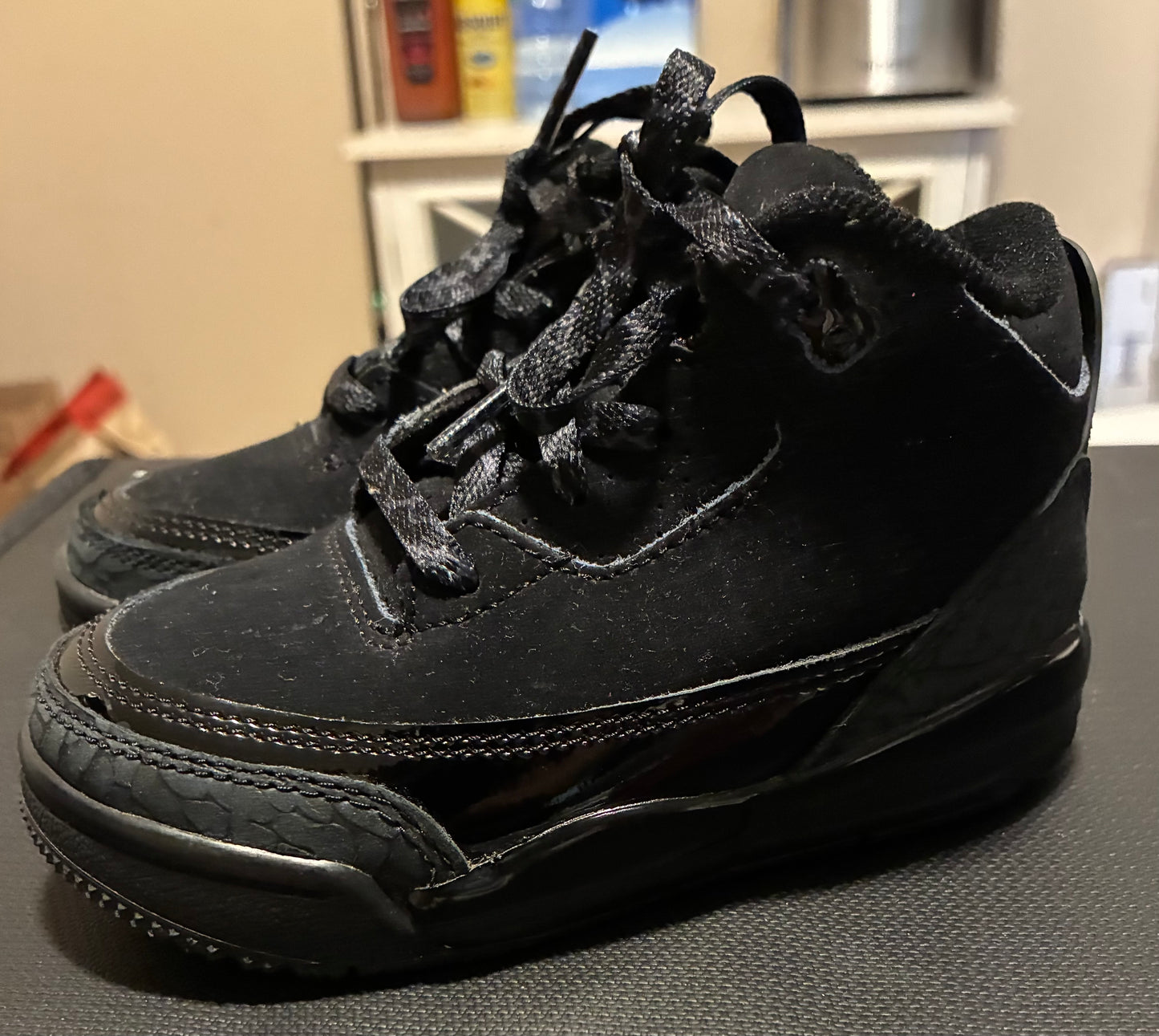 AIR JORDAN 3 RETRO BLACK CAT
INFANT/TODDLER LIFESTYLE SHOES- Size 7c