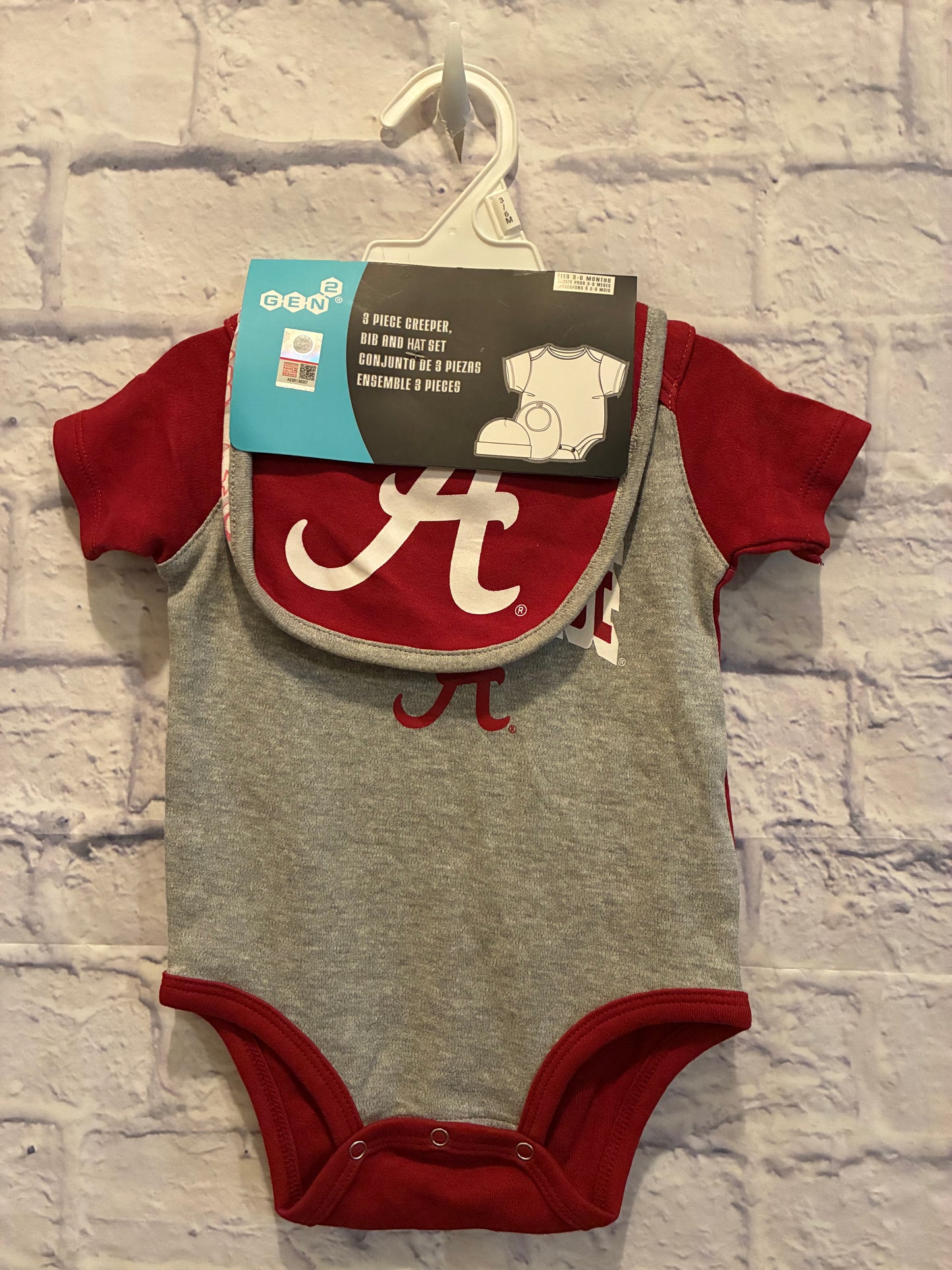 Gen2 Alabama 3-Piece Creeper, Bib & Hat Set – Size 3–6 Months (NWT) 🐘❤️